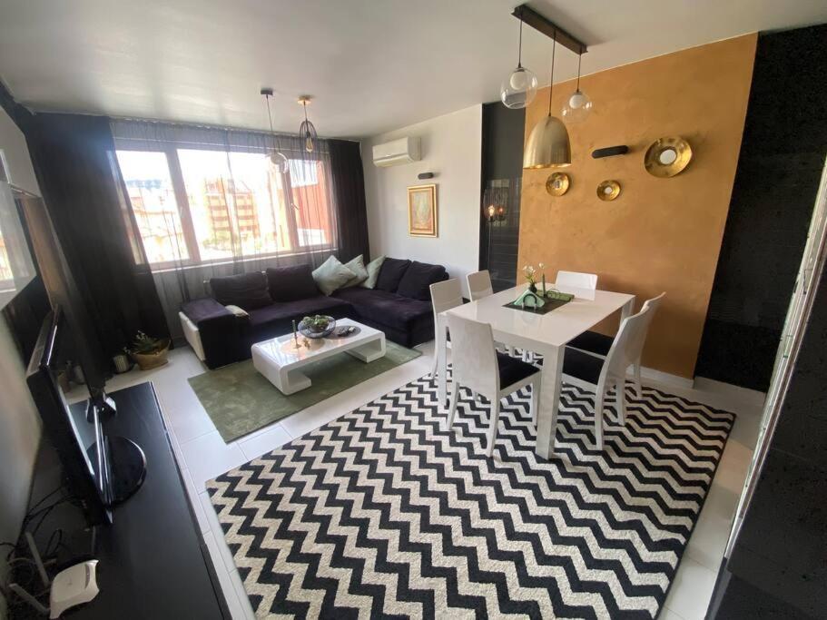 Lovely 1-Bedroom Apartament With Free Parking Sofia Extérieur photo