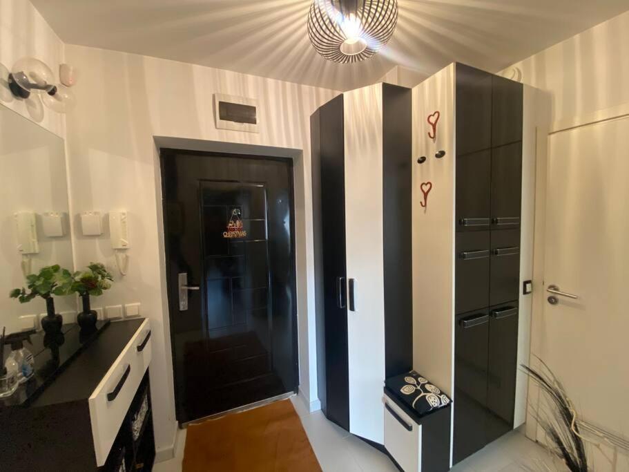 Lovely 1-Bedroom Apartament With Free Parking Sofia Extérieur photo