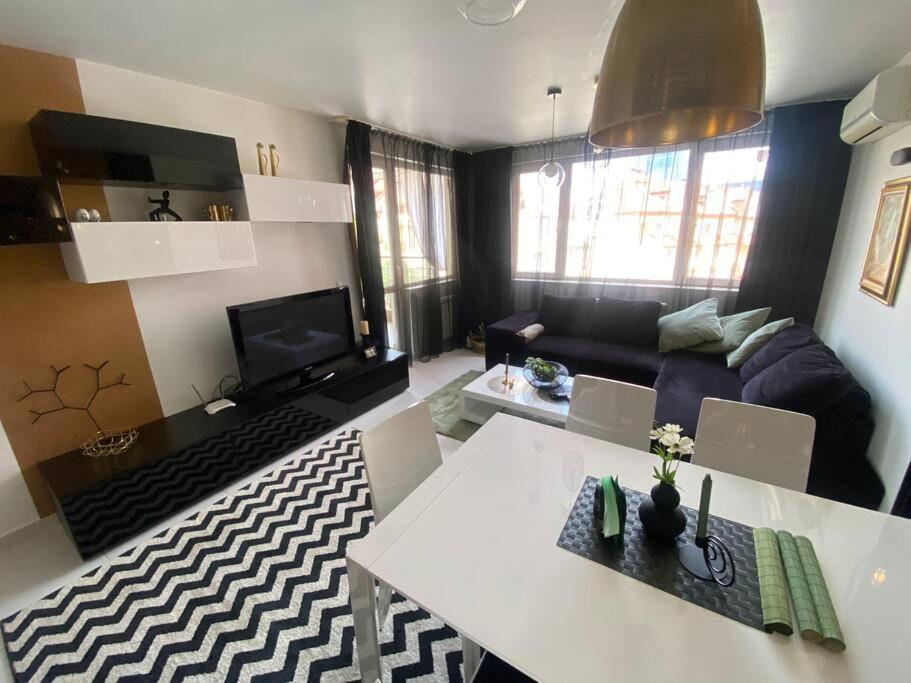 Lovely 1-Bedroom Apartament With Free Parking Sofia Extérieur photo